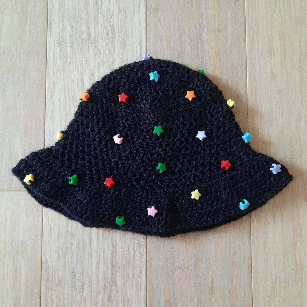 Crochet Bucket Hat (Rainbow Star Pony Beads)